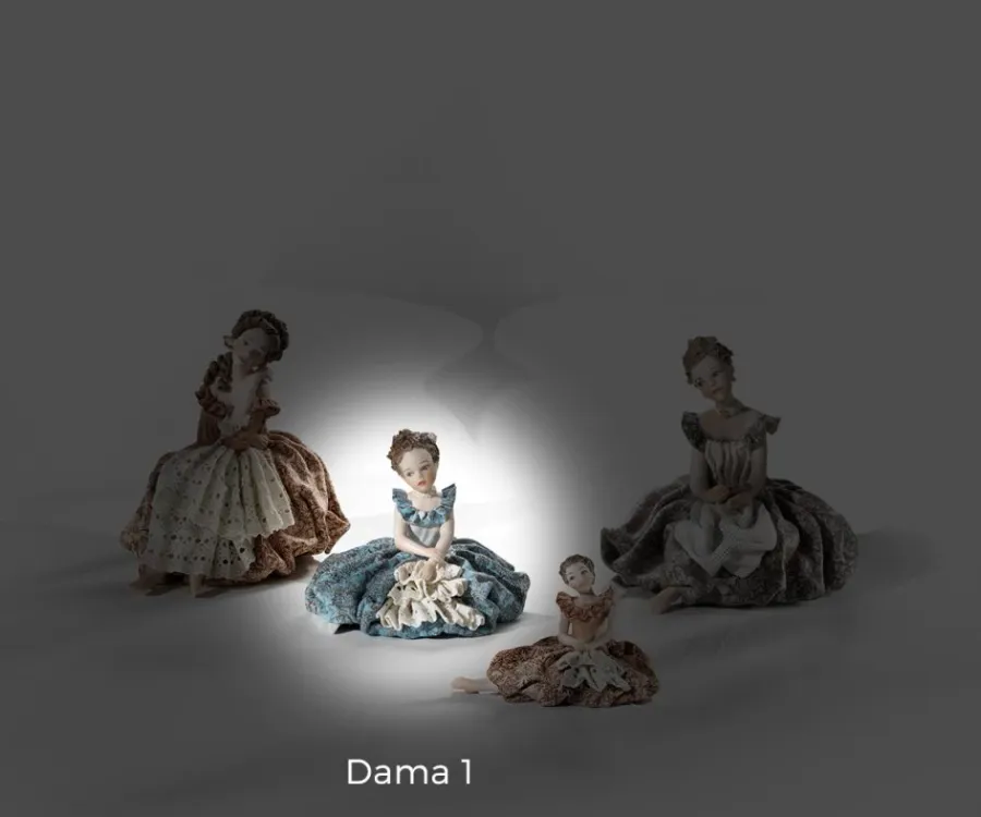 obrazek 1 Piękna figura kobiety z porcelany - Sibania