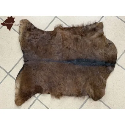 Zdjęcie Ciemnobrązowy dywan skórzany 82x72 cm