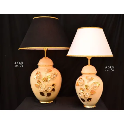 Zdjęcie Eleganckie lampy z motywem kwiatów