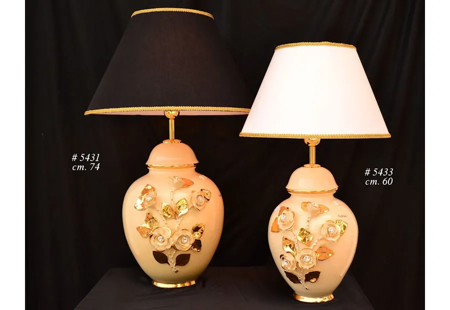 obrazek 1 Eleganckie lampy z motywem kwiatów
