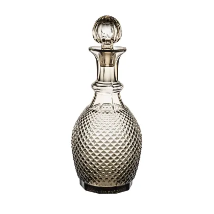 Zdjęcie Stylowa brązowa karafka do wina wykonana ze szkła ze współczesnym unikalnym kształtem - Vista Alegre