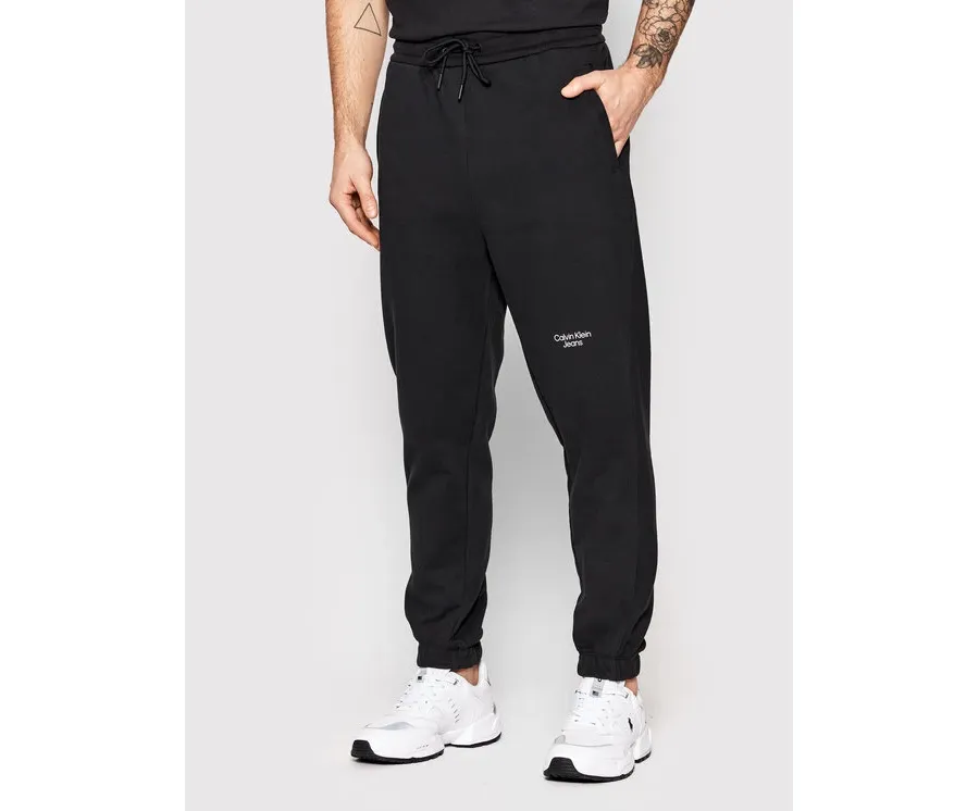 obrazek 1 Calvin Klein Jeans Spodnie dresowe J30J320590 Czarny Regular Fit
