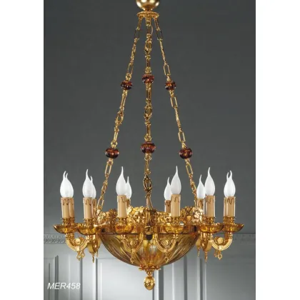 Zdjęcie Żyrandol z pozłacanego brązu ozdobiony kryształowymi elementami