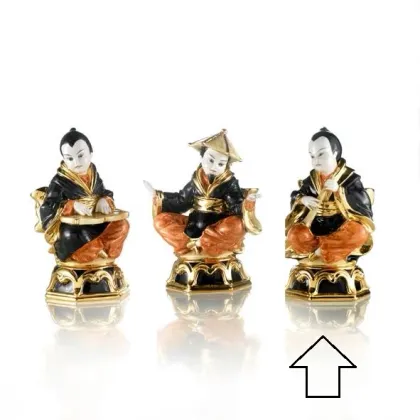 Zdjęcie Dekoracyjna figurka postaci z fletem wykonana z ceramiki - Ceramiche ML