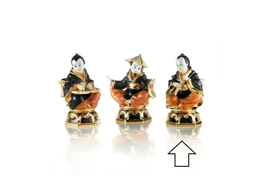 obrazek 1 Dekoracyjna figurka postaci z fletem wykonana z ceramiki - Ceramiche ML