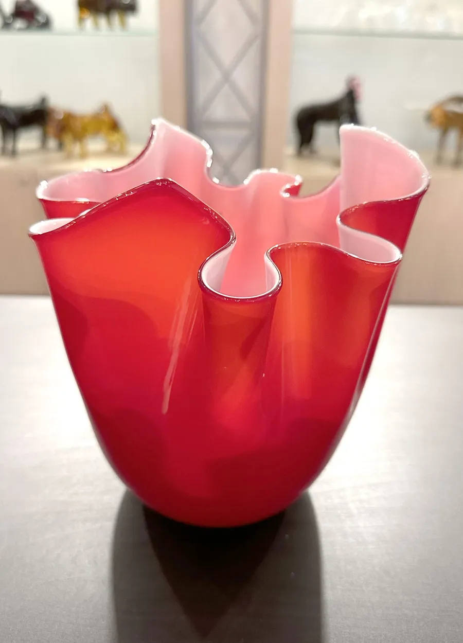 obrazek 3 Klasyczny wazon na kształt chusteczki z dmuchanego szkła Murano rozmiar medium