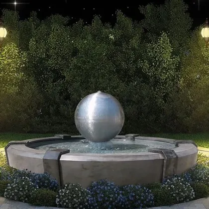 Zdjęcie Zjawiskowa fontanna Saturno do oryginalnego ogrodu