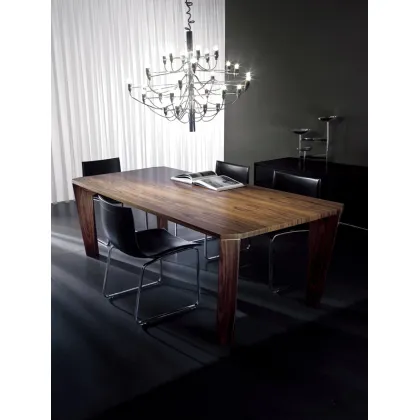 Zdjęcie Wykonany we Włoszech - drewniany stół do jadalni