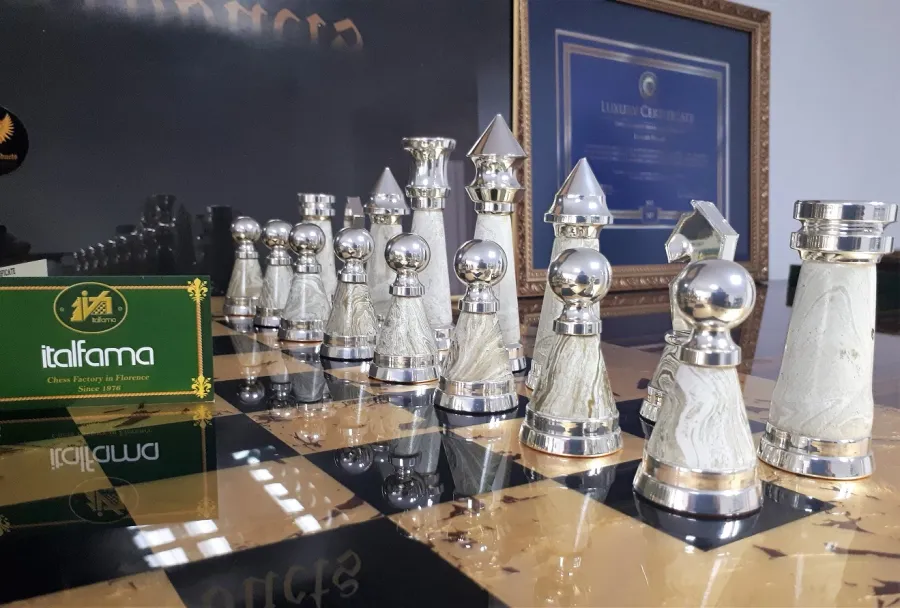 obrazek 6 Luksusowy komplet szachowy ze złota - Luxury Products