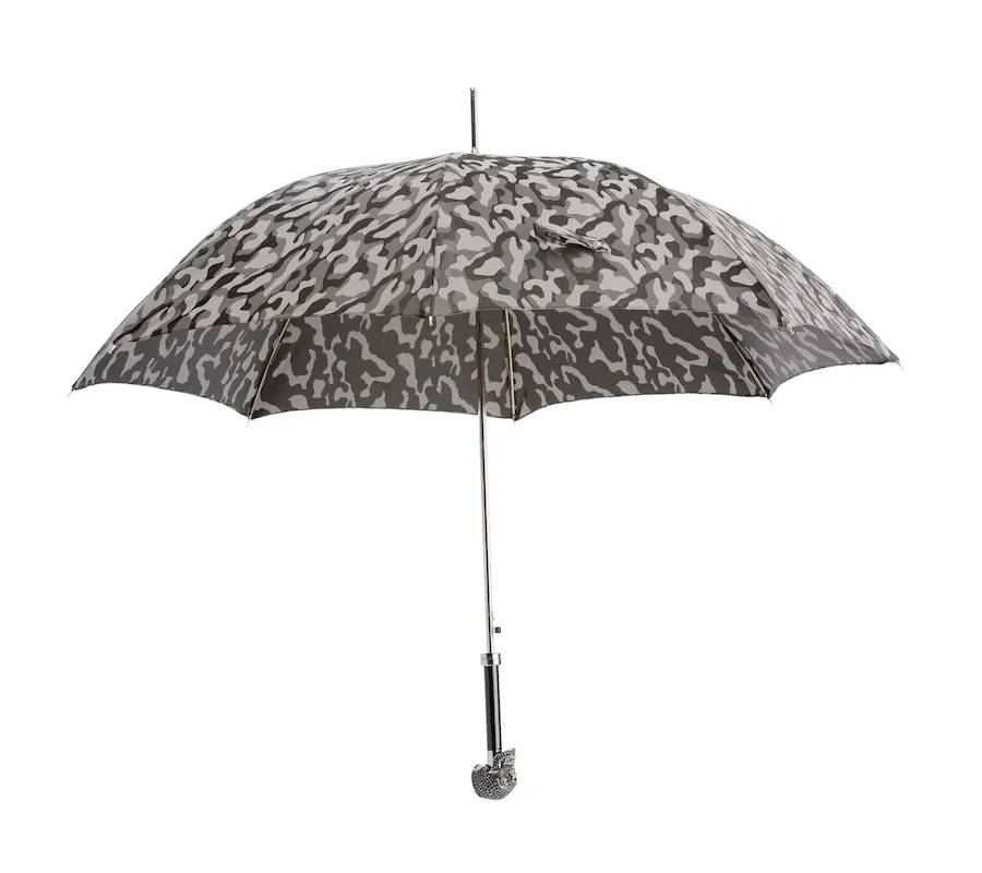 obrazek 7 Stylowy parasol męski zdobiony szarym wzorem kamuflażu z rączką w kształcie czaszki – Pasotti
