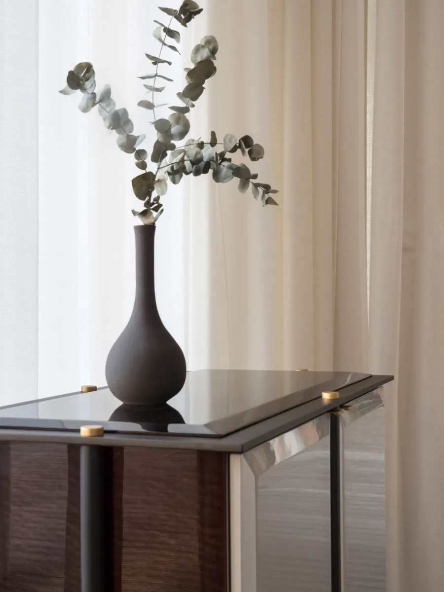 obrazek 8 Wyjątkowa szafka do salonu w stylu modernistycznym - prosto z Włoch