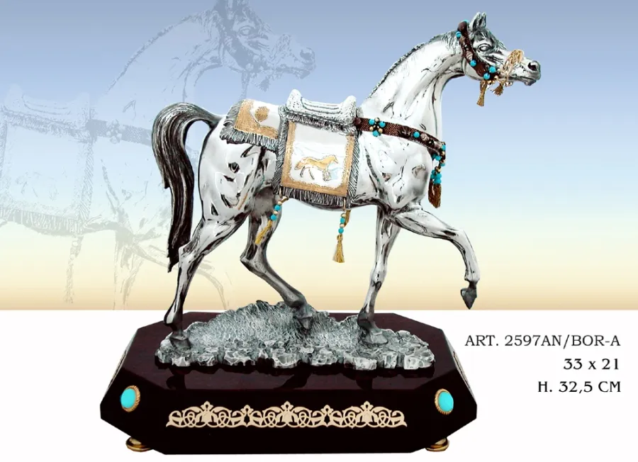 obrazek 1 Elegancka włoska figura królewskiego konia