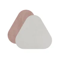 Picture A leather table mat for a glass in the shape of a triangle, in pearl and powder pink