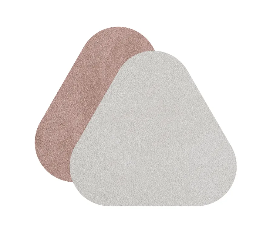obrazek 1 Skórzana podkładka na stół pod szklankę w kształcie trójkąta w kolorze perłowym i pudrowego różu