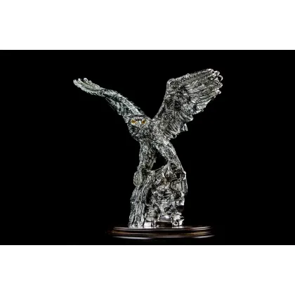 Zdjęcie Cudowna figura orła do salonu