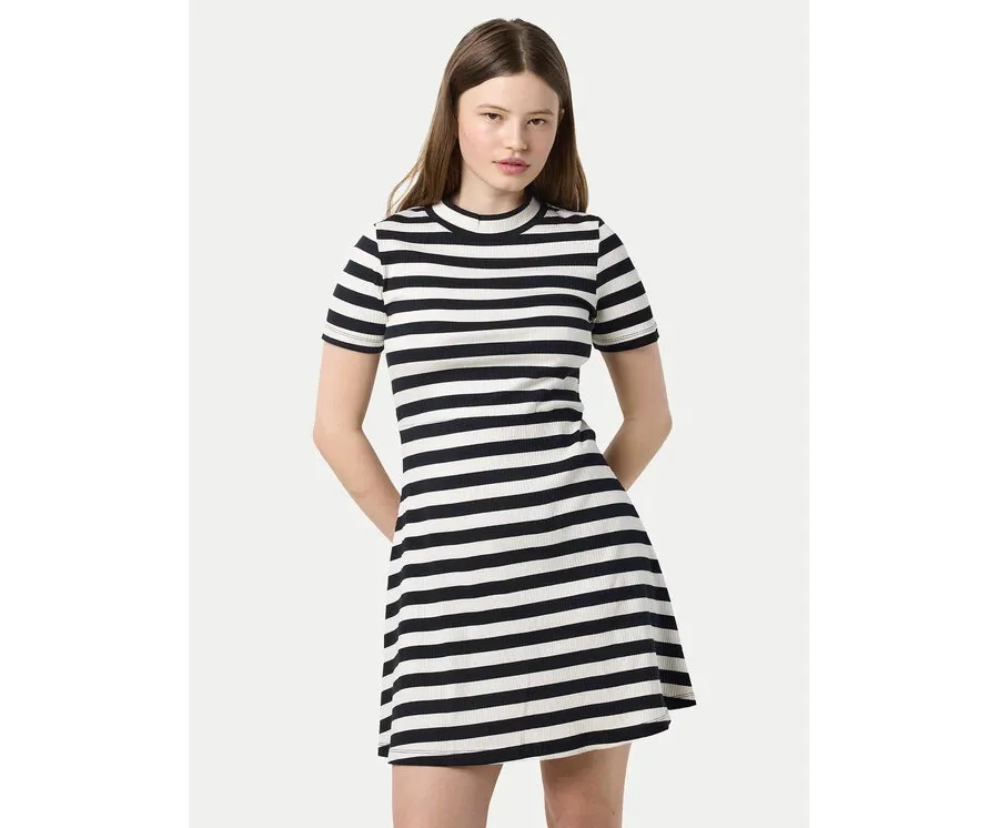 obrazek 1 Noisy May Sukienka codzienna Elinor 27033179 Beżowy Regular Fit