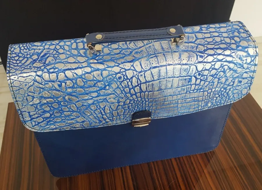picture 4 Beautiful leather briefcase