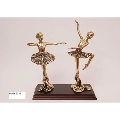 Zdjęcie Śliczna statuetka Baletnice na podstawie