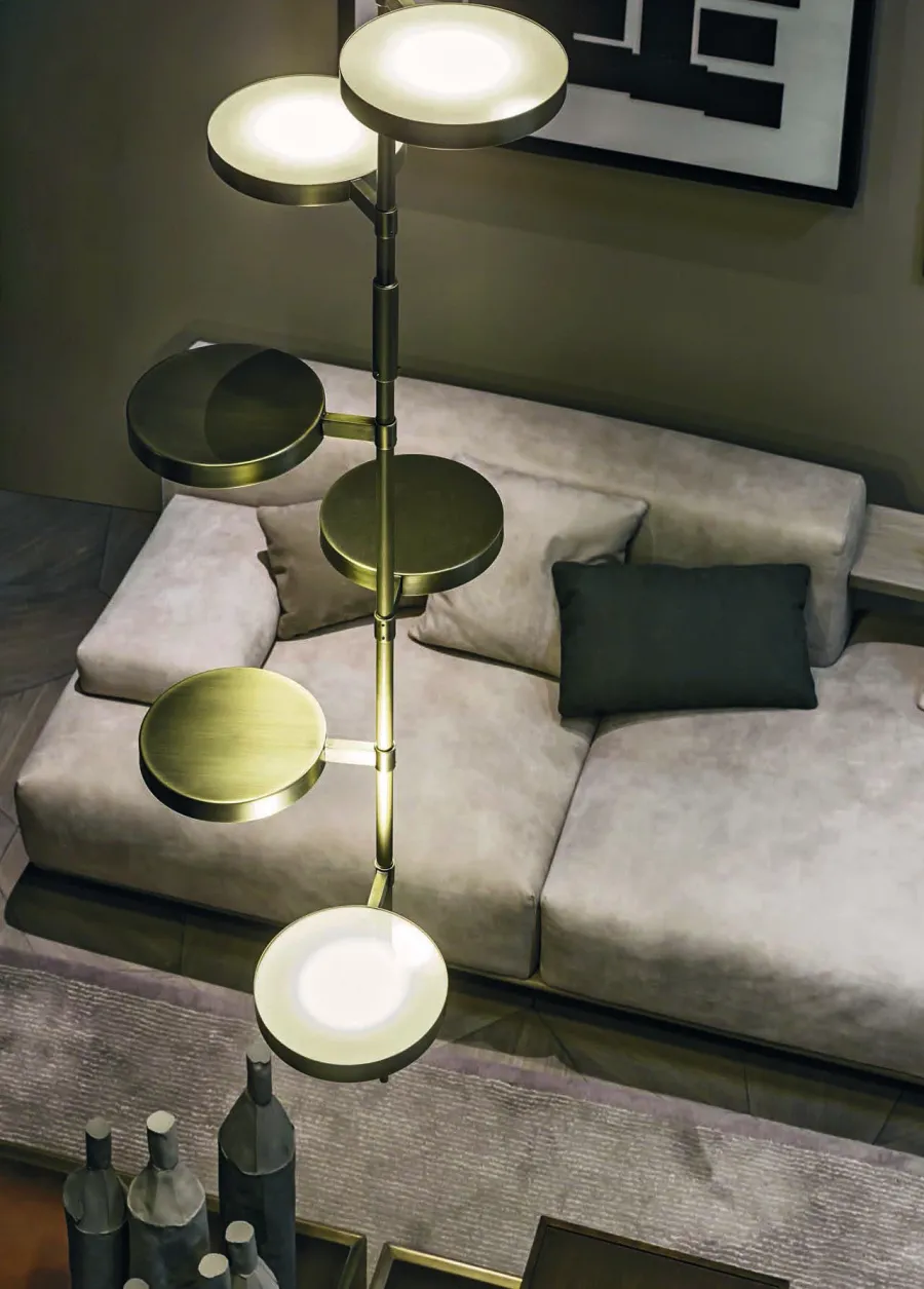 obrazek 2 Luksusowa sofa w jasnym kolorze styl minimalistyczny