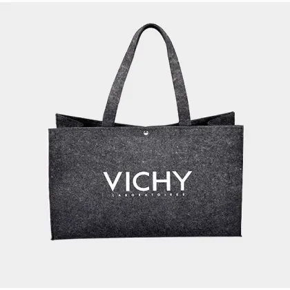 Zdjęcie Wykonana z filcu torba zamykana na zatrzask