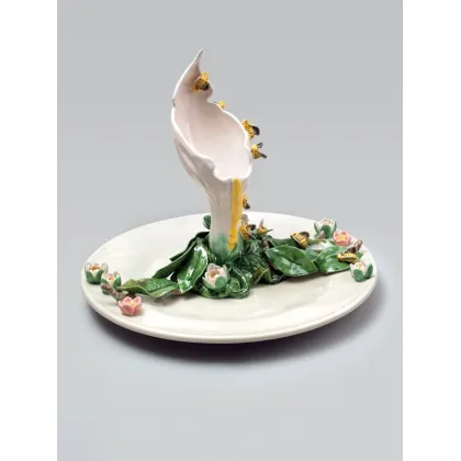 Picture An unusual ceramic decoration with elements of nature - Bordallo Pinheiro