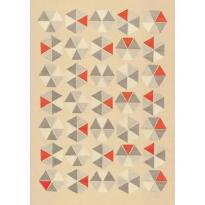 Zdjęcie Kremowy dywan zdobiony szaro-czerwonymi heksagonami