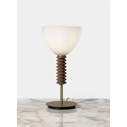 Picture A characteristic Antonina desk lamp for the office