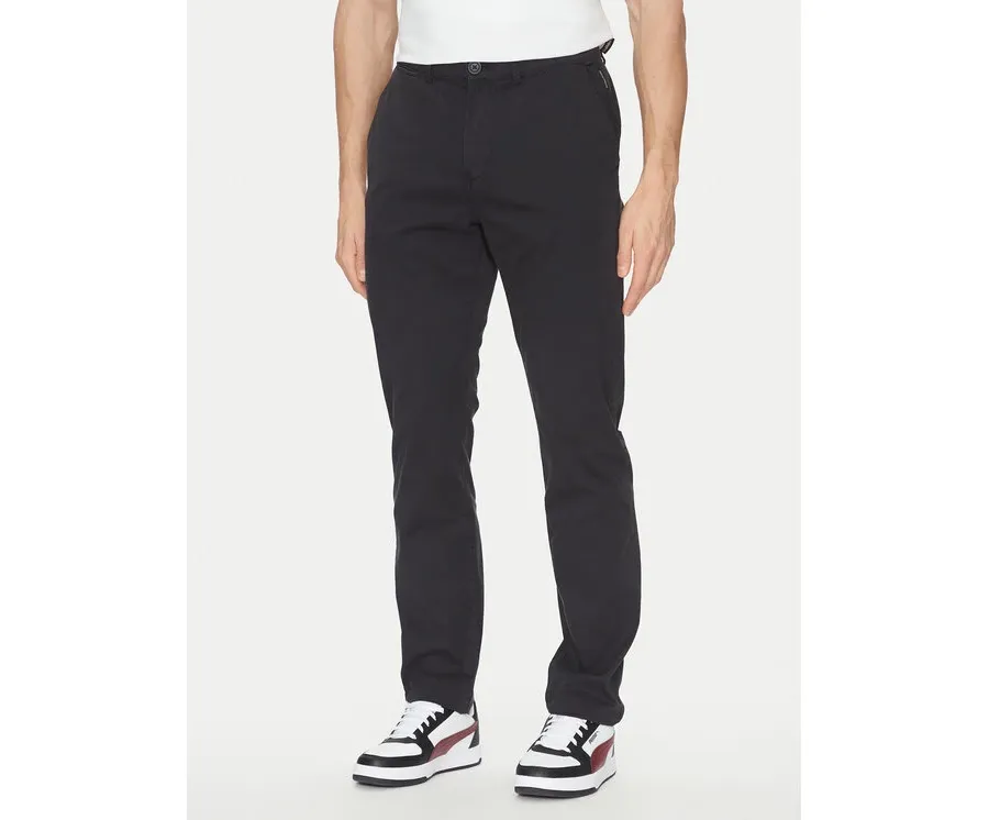 obrazek 1 Napapijri Chinosy M-Puyo NP0A4H98 Czarny Slim Fit