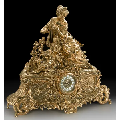 Picture A unique clock for the living room