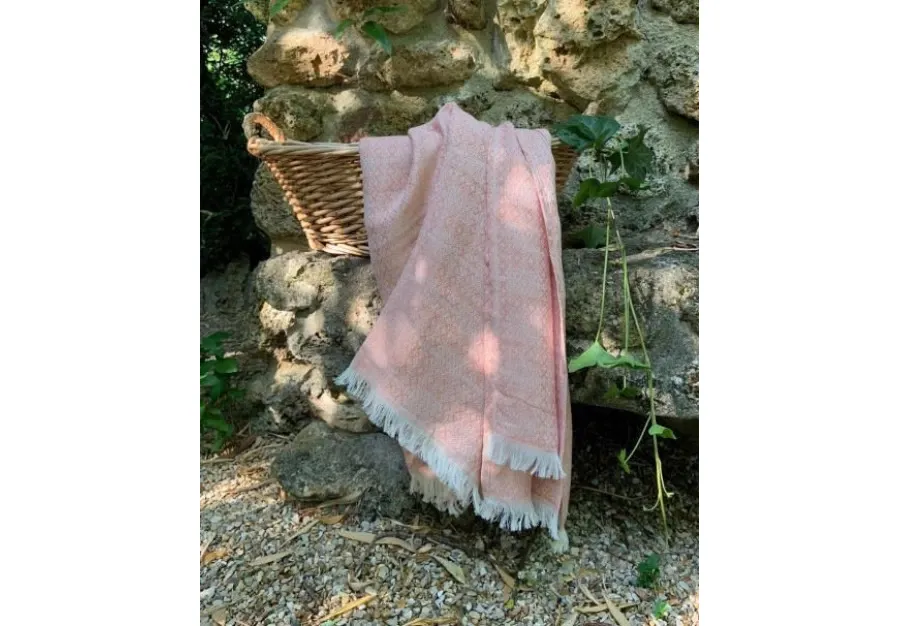 obrazek 4 Osobliwy koc, narzuta Madere Rose 130x170 cm