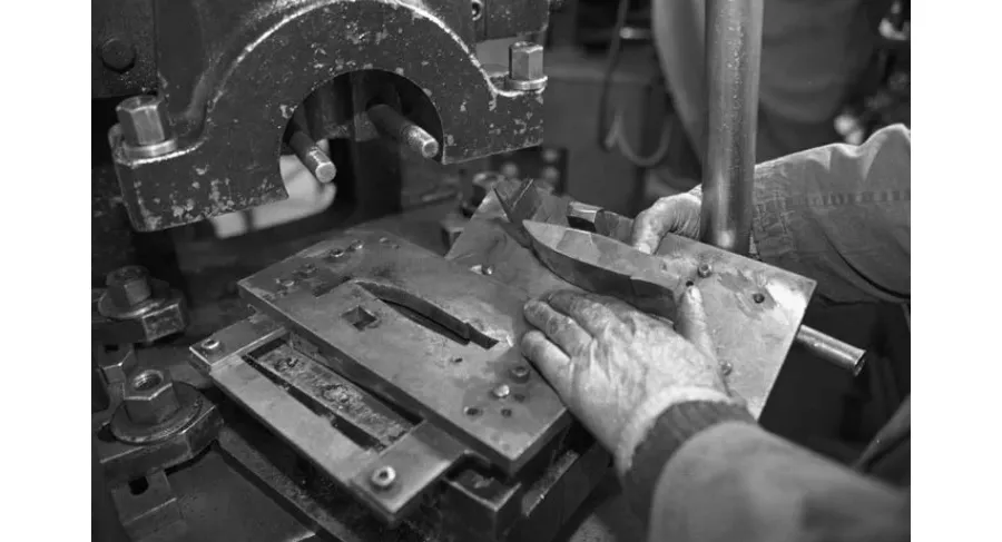 obrazek 3 Ostry jak brzytwa włoski nóż sprężynowy marki Berti Knives
