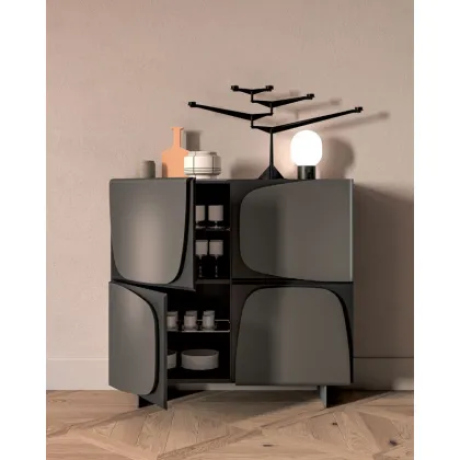 Zdjęcie Czterodrzwiowy, nowoczesny i mocno designerski kredens włoskiej firmy Ozzio