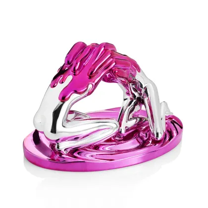 Zdjęcie Stylowa rzeźba przedstawiająca uścisk