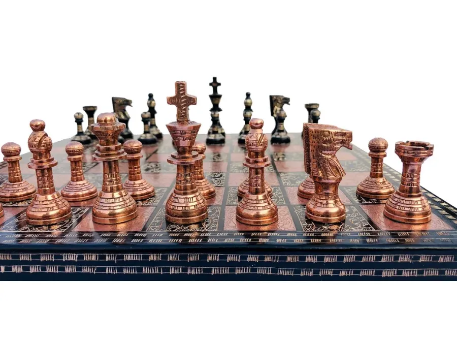 obrazek 1 Piękny komplet Ancient Art wykonany z litego mosiądzu dla miłośników szachów - The Chess Empire