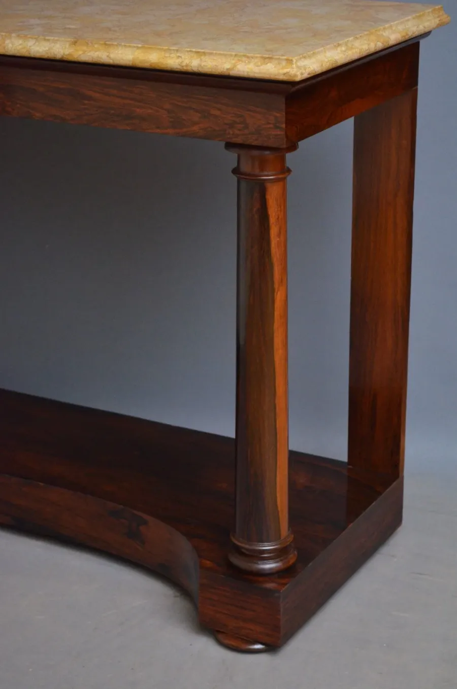 obrazek 3 Stolik regencyjny o prostym i eleganckim designie, z marmurowym blatem - antyk
