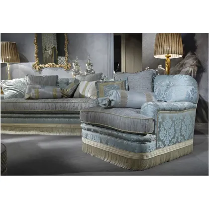 Zdjęcie Luksusowy włoski fotel w komplecie z dwoma poduszkami