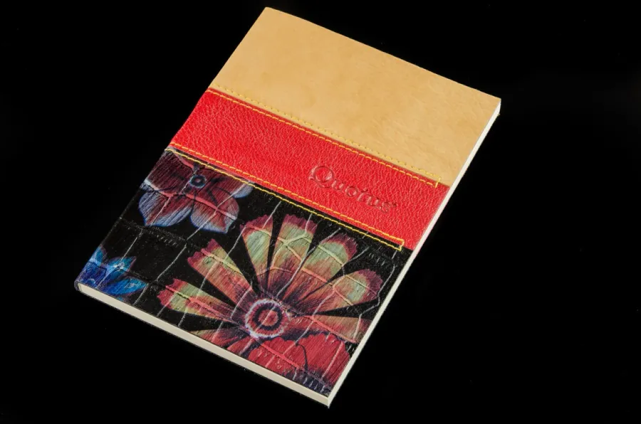 picture 1 Feminine leather notebook