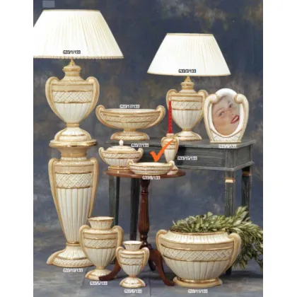Zdjęcie Ceramiczna beżowa popielniczka do wnętrz