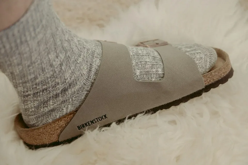 Zdjęcie Czym różnią się Arizona Birkenstock z klasyczną wkładką od wersji Soft Footbed?