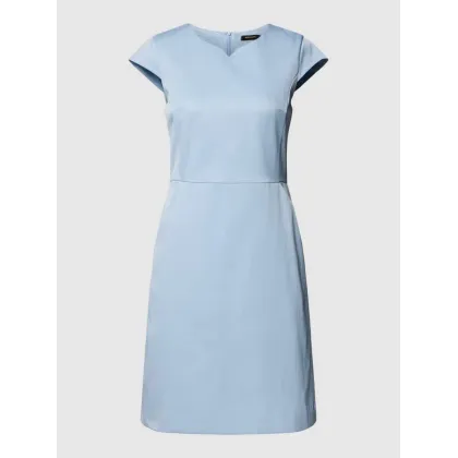 Zdjęcie Sukienka etui z fakturowanym wzorem