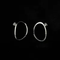 Zdjęcie Błyszczące owalne srebrne kolczyki - na prezent z okazji rocznicy