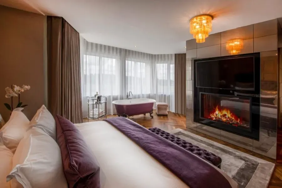 obrazek 2 Elegancka lampa sufitowa wykonana ręcznie ze szkła murano - prosto z Włoch