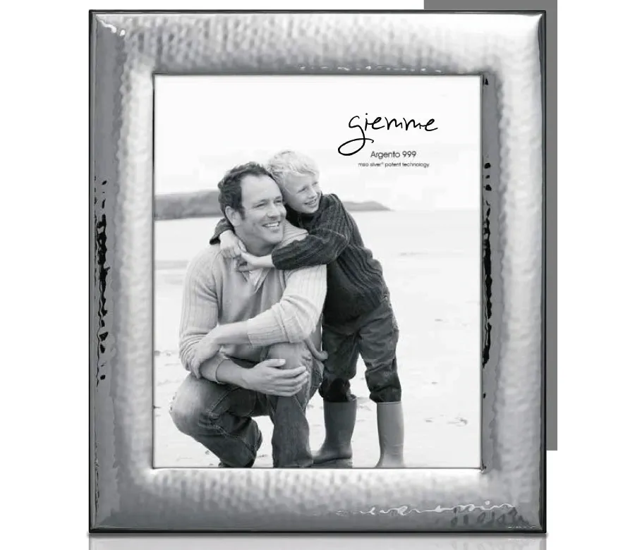 obrazek 1 Ramka na zdjęcia 9х13 cm w kolorze srebra z młotkowanym obramowaniem