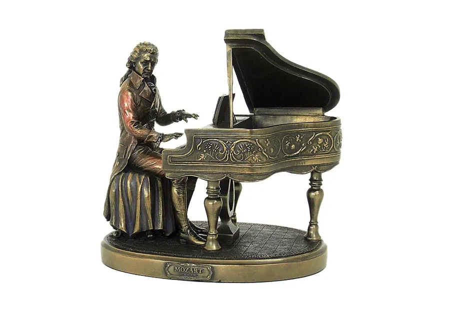 obrazek 1 Figura dekoracyjna Mozarta