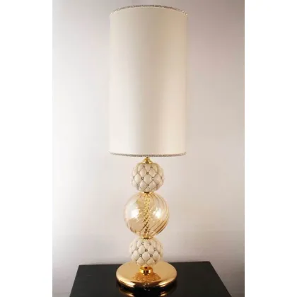 Picture A timeless ceramic lamp
