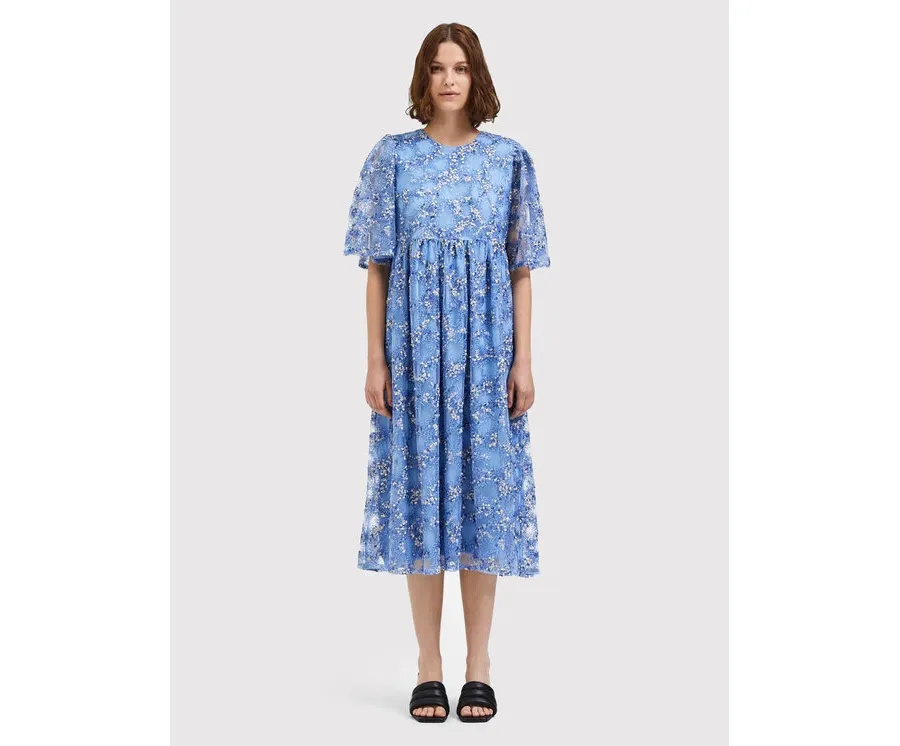 obrazek 1 Selected Femme Sukienka koktajlowa Justine 16085467 Niebieski Loose Fit