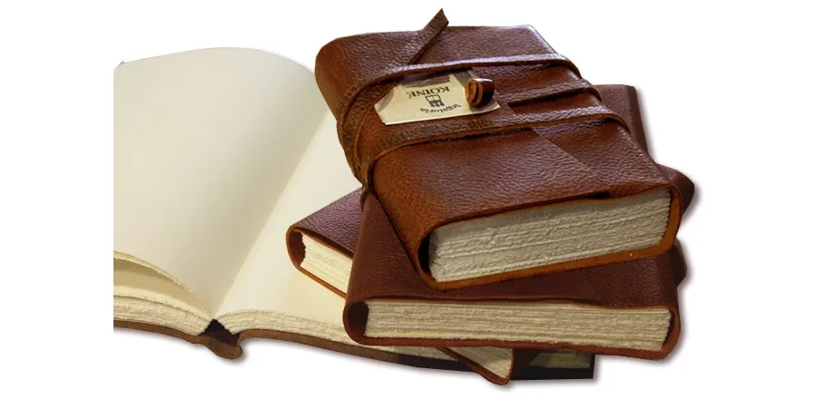 picture 2 Hand-cut leather notebook