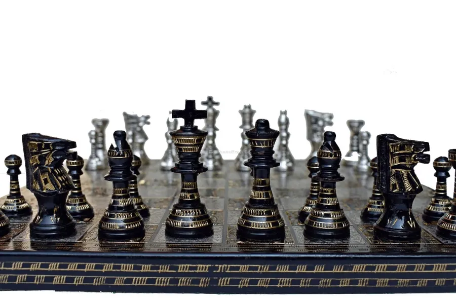 obrazek 7 Prestiżowy komplet szachowy sporządzony z mosiądzu - The Chess Empire