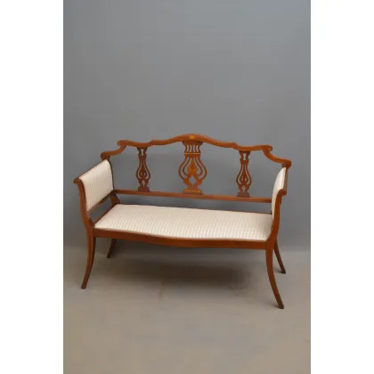 Zdjęcie Edwardianska sofa w mahoniowym kształcie, z wyprofilowanym relingiem - antyk