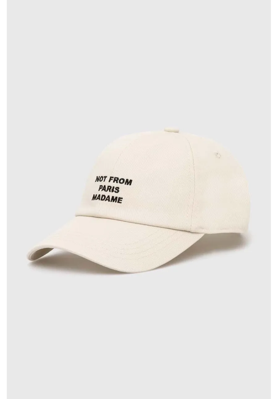 obrazek 1 Drôle de Monsieur czapka z daszkiem bawełniana La Casquette Slogan kolor beżowy z aplikacją PERM-CP151-CO138-MT